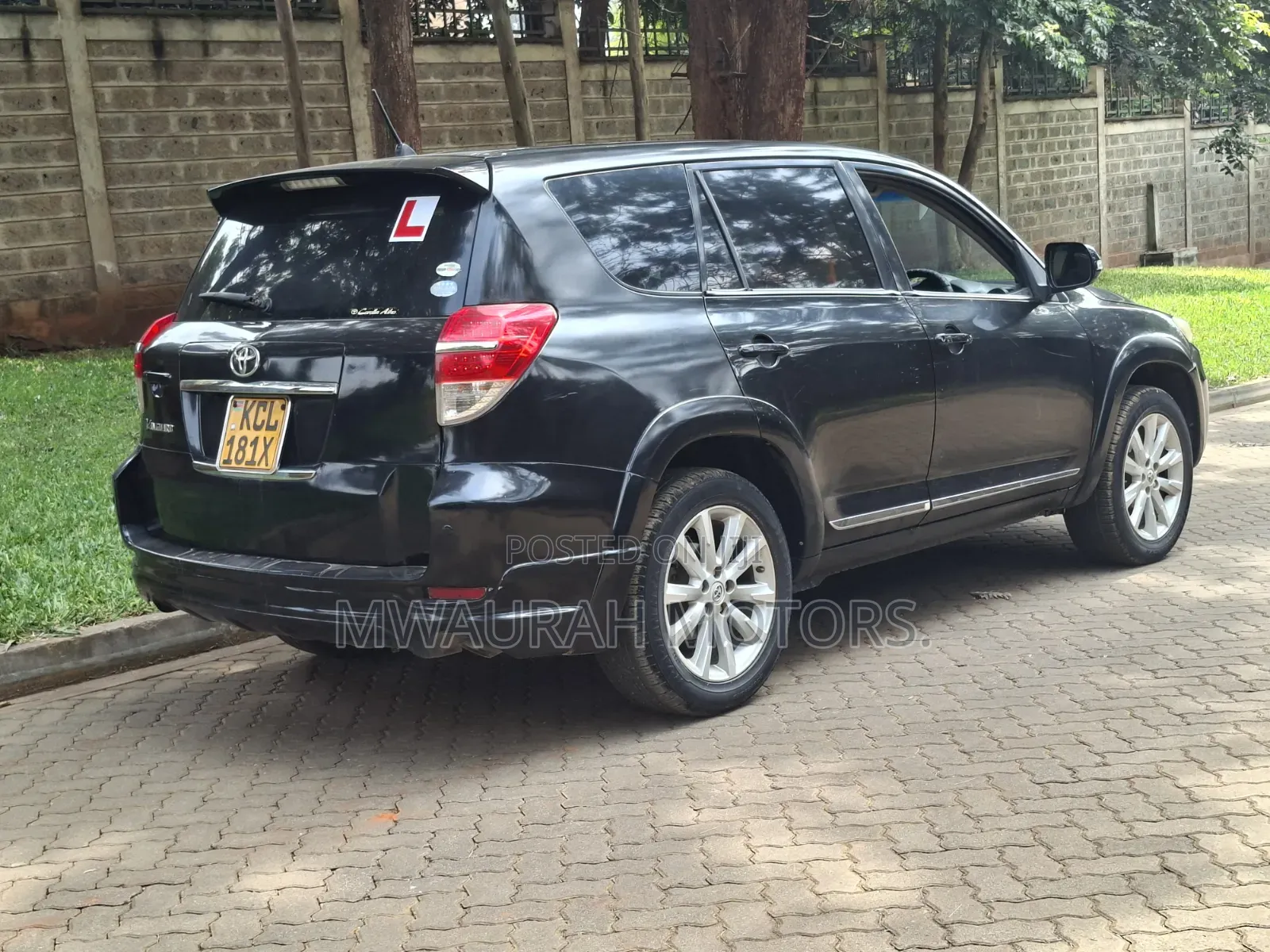 Toyota Vanguard 2010 Black