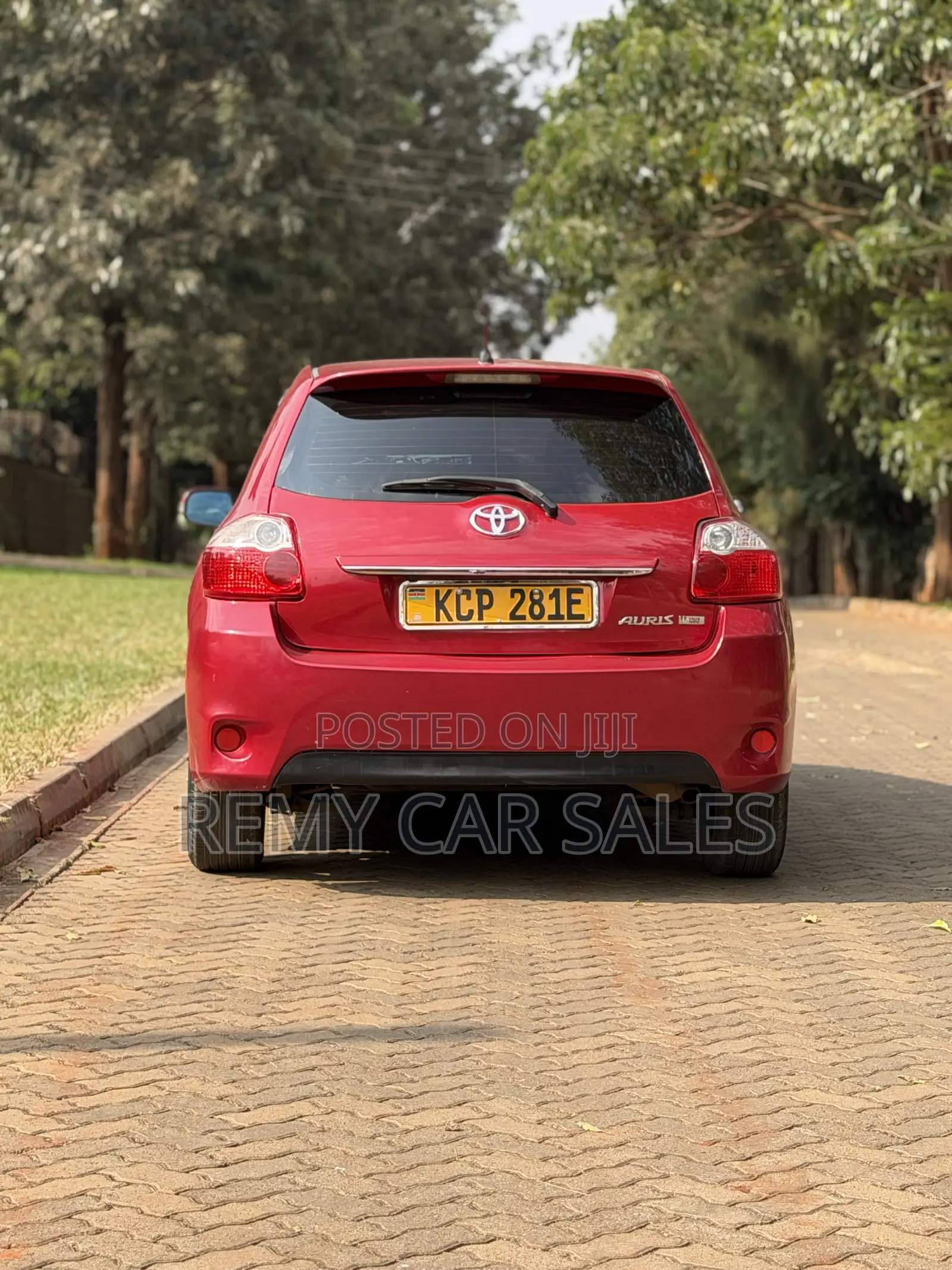 Toyota Auris 2010 Red
