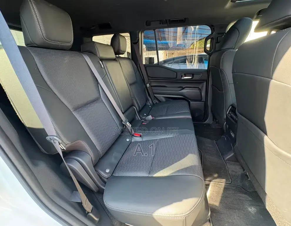 Toyota Land Cruiser Prado 2024 Pearl