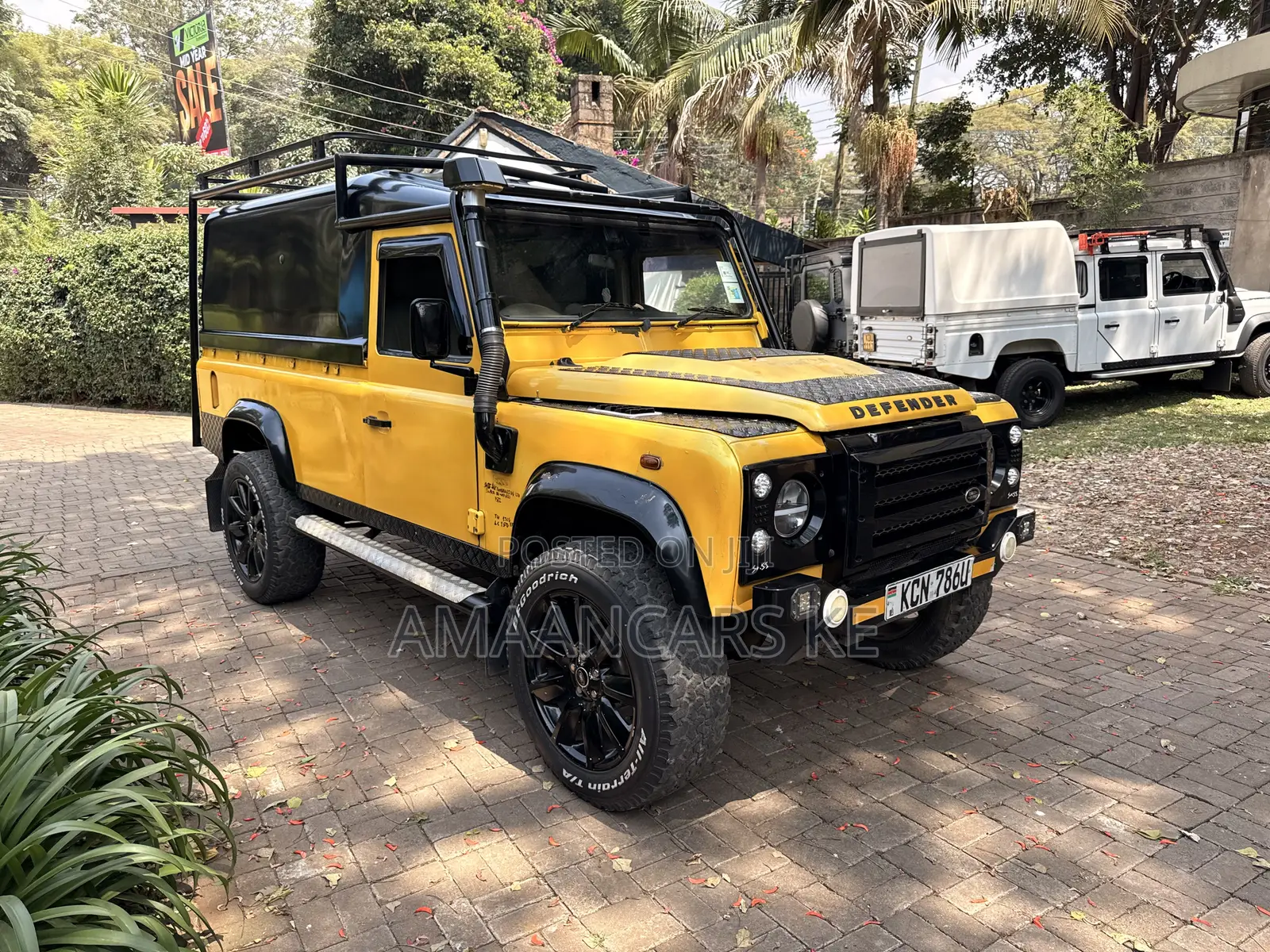 Land Rover Defender Puma 110 2.4 TD 2009 Yellow