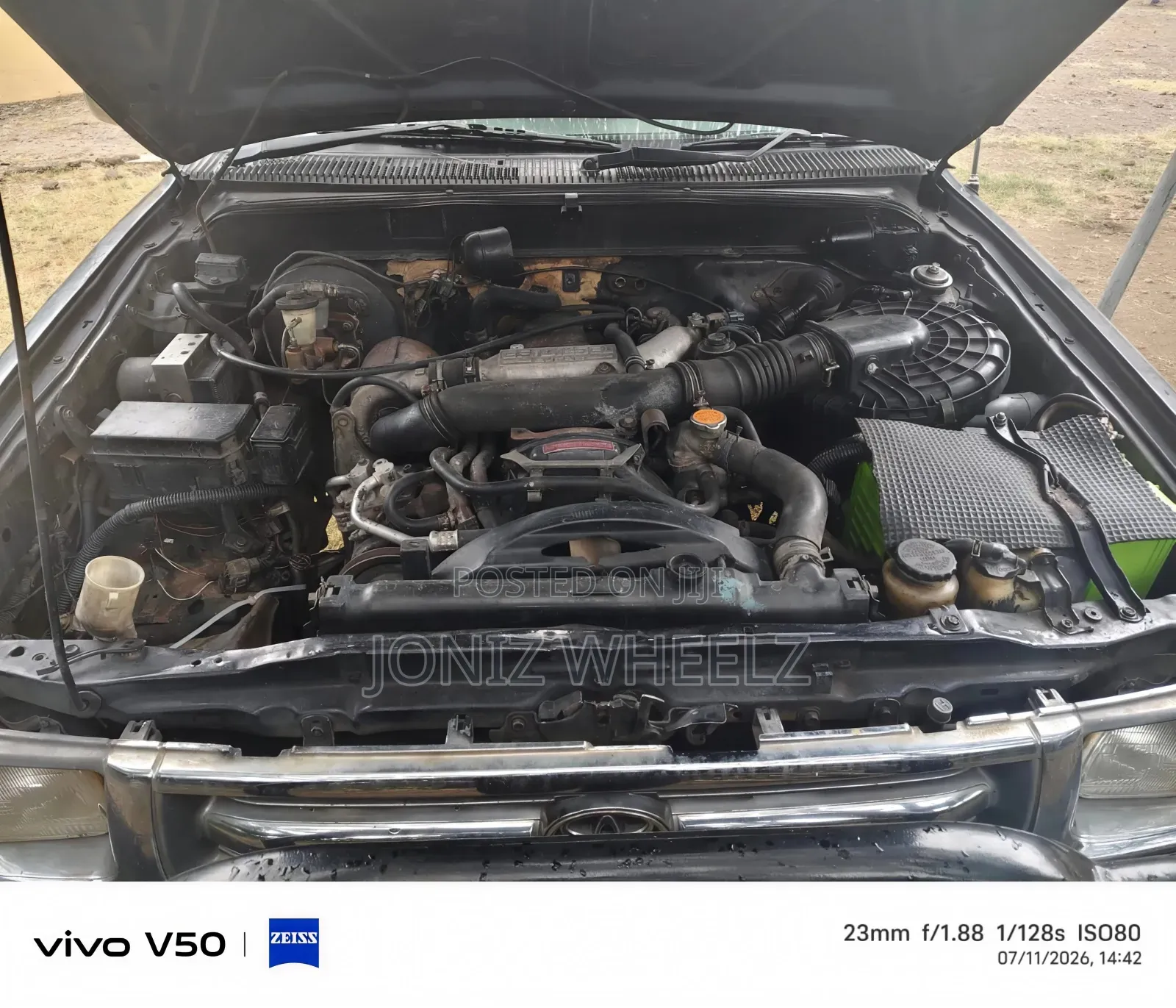 Toyota Hilux 1999 Blue
