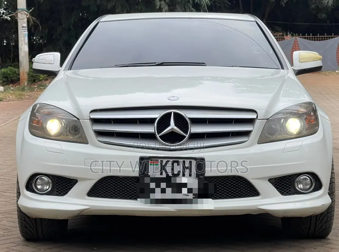 Mercedes-Benz C200 2009 White