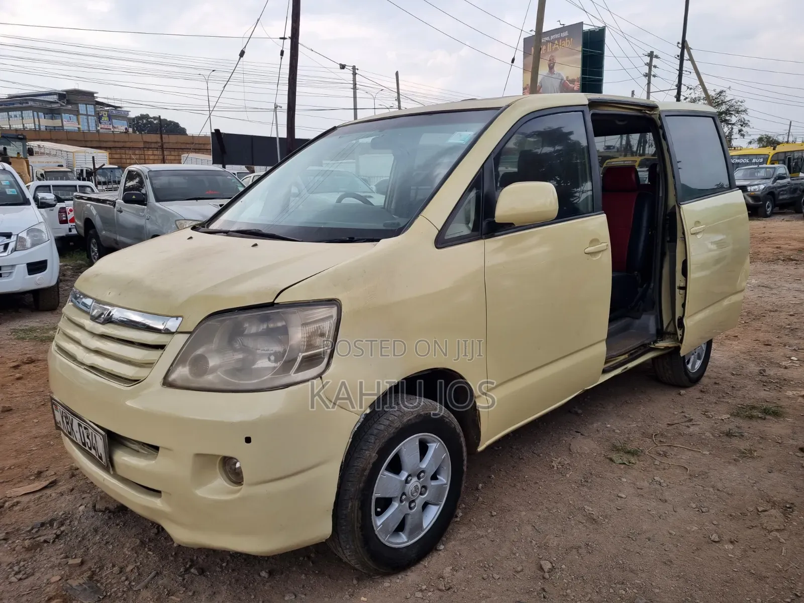Toyota Noah 2005 Yellow