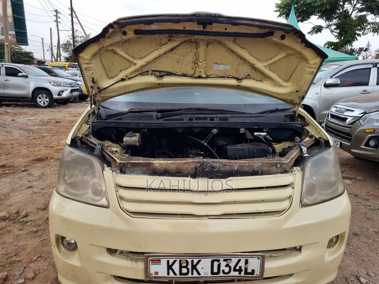 Toyota Noah 2005 Yellow