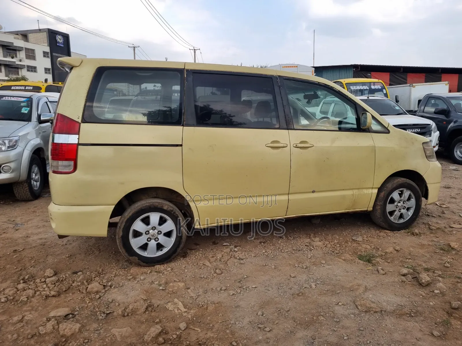 Toyota Noah 2005 Yellow