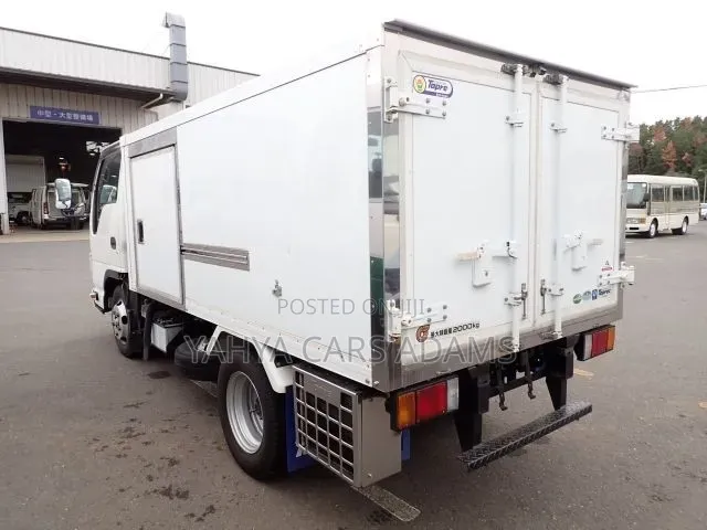 Isuzu Elf Freezer