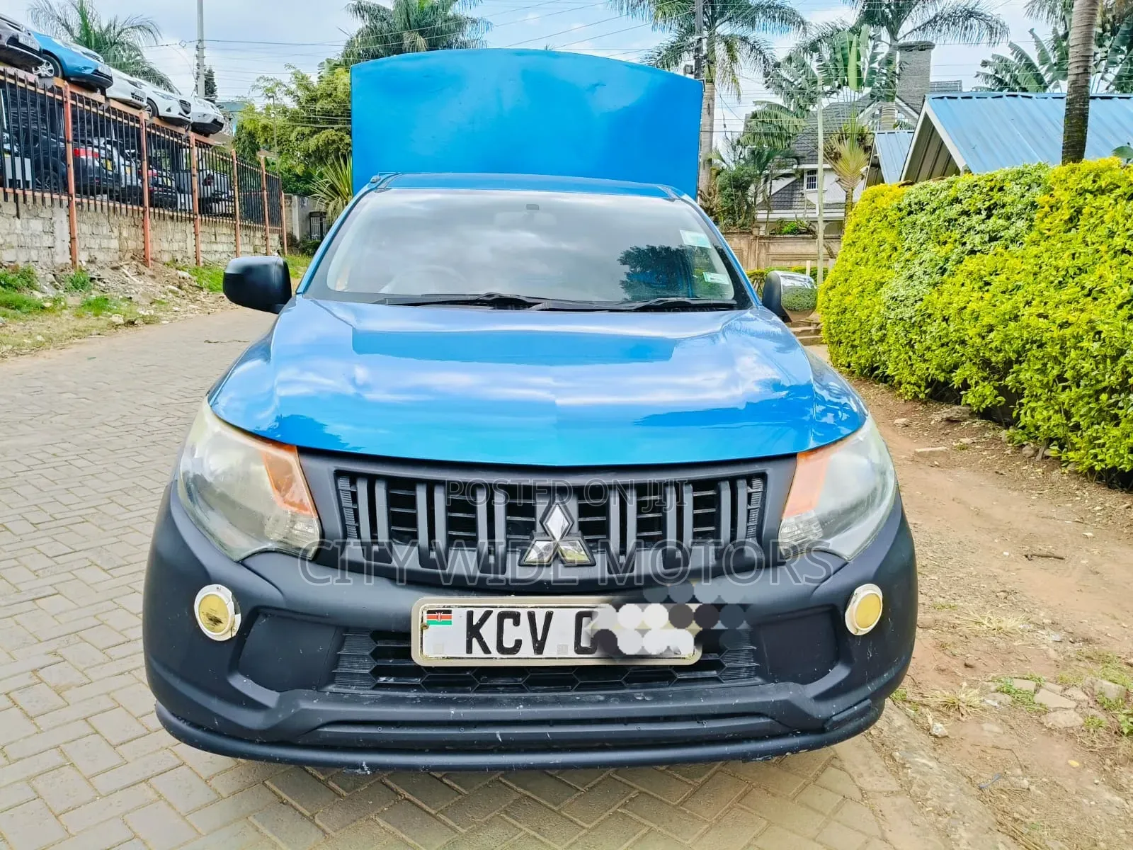 Mitsubishi L200 2019 Blue