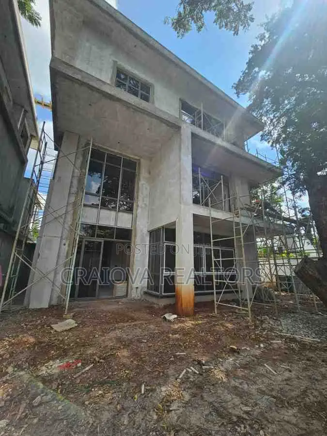 5bdrm Villa in Maziwa for sale