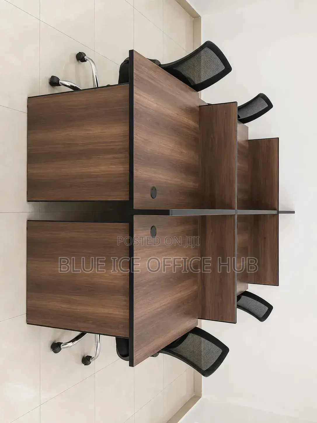 Modern 4 - Way Office Workstation With Partition