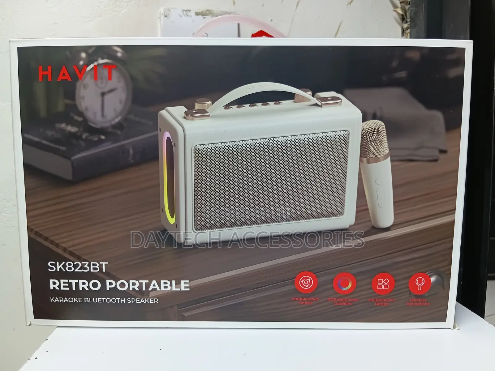 This Havit SK823BT Retro-Style Speaker Includes a Wireless Microphone.