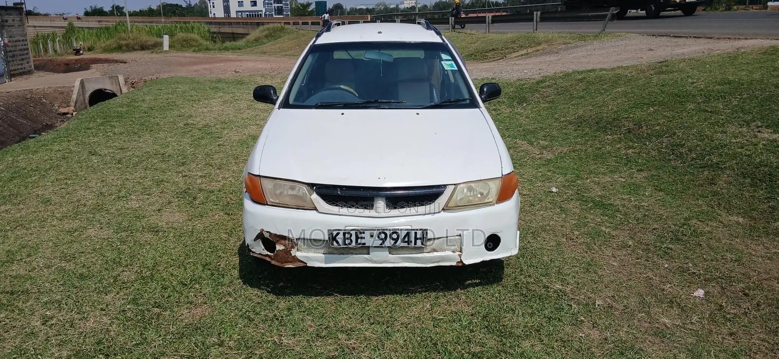 Nissan Wingroad 2001 Red