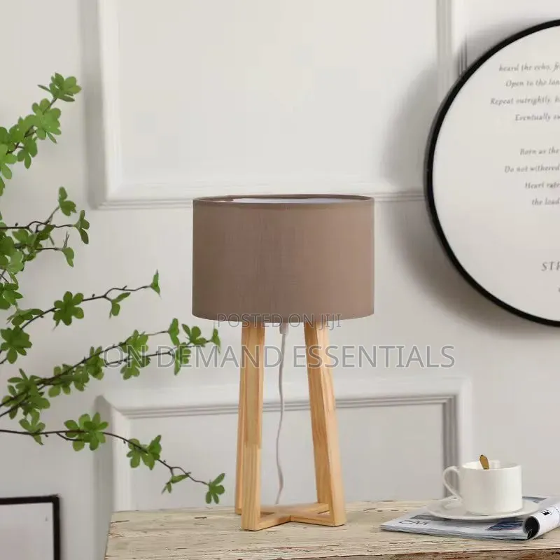 Wooden Tripod Table Lamp