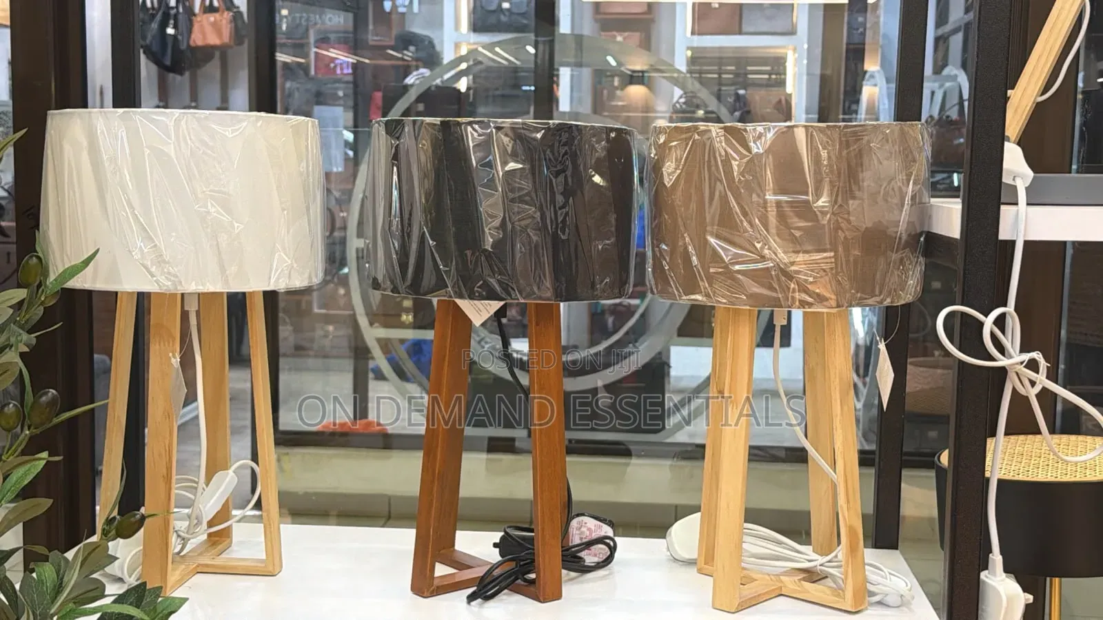 Wooden Tripod Table Lamp