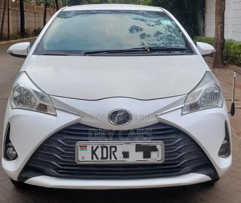 Toyota Vitz 2017 White