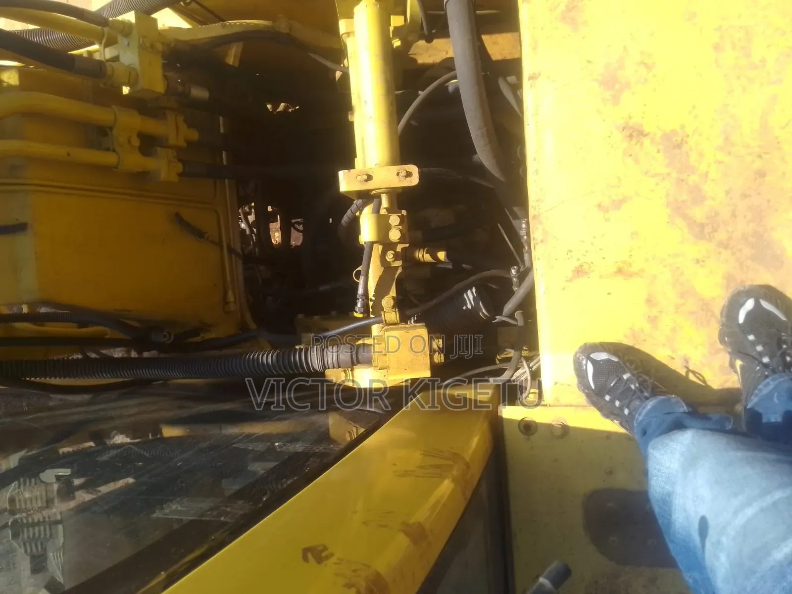 Komatsu Excavator PC210