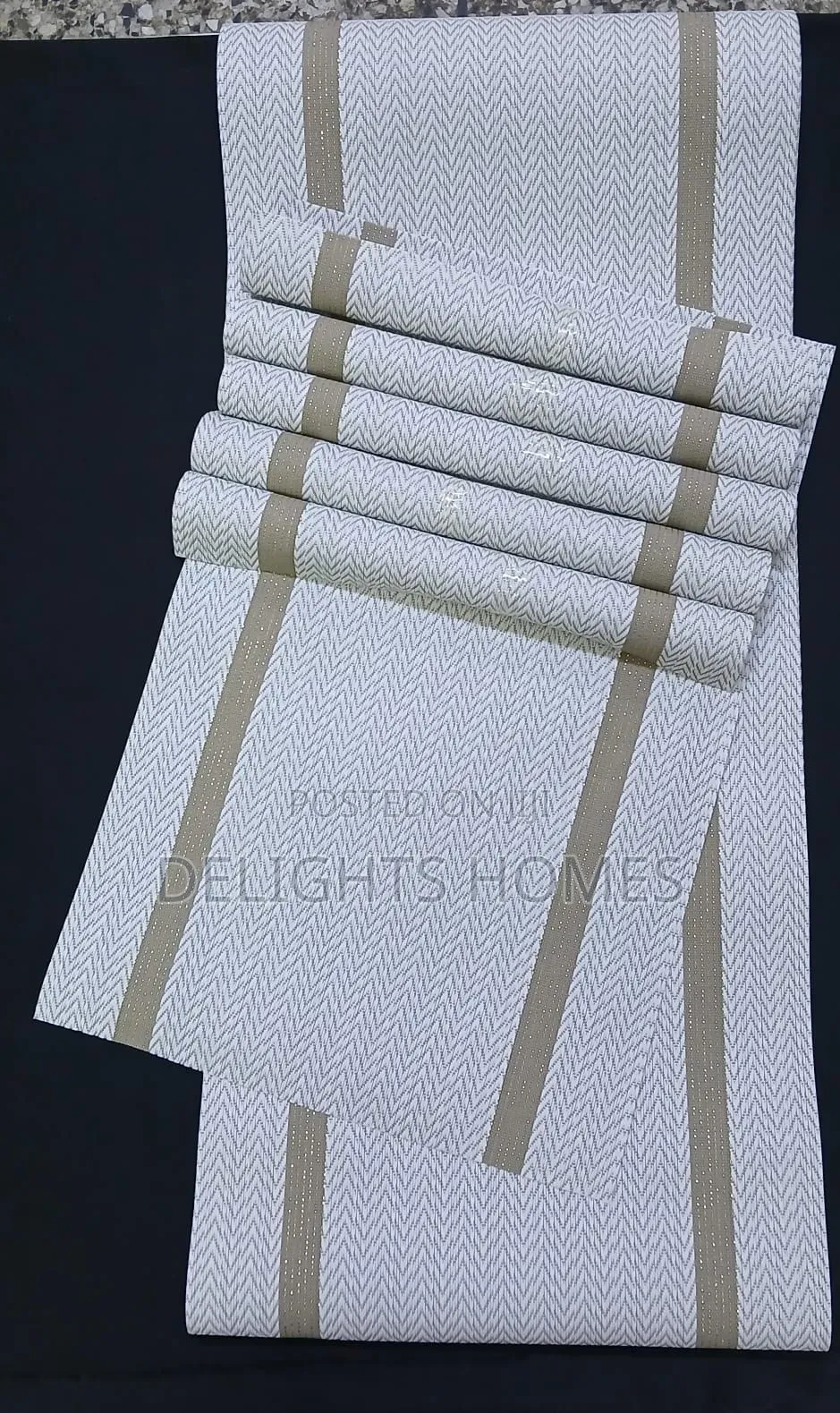 *6pcs PVC Table Mats Plus One Table Runner_ga