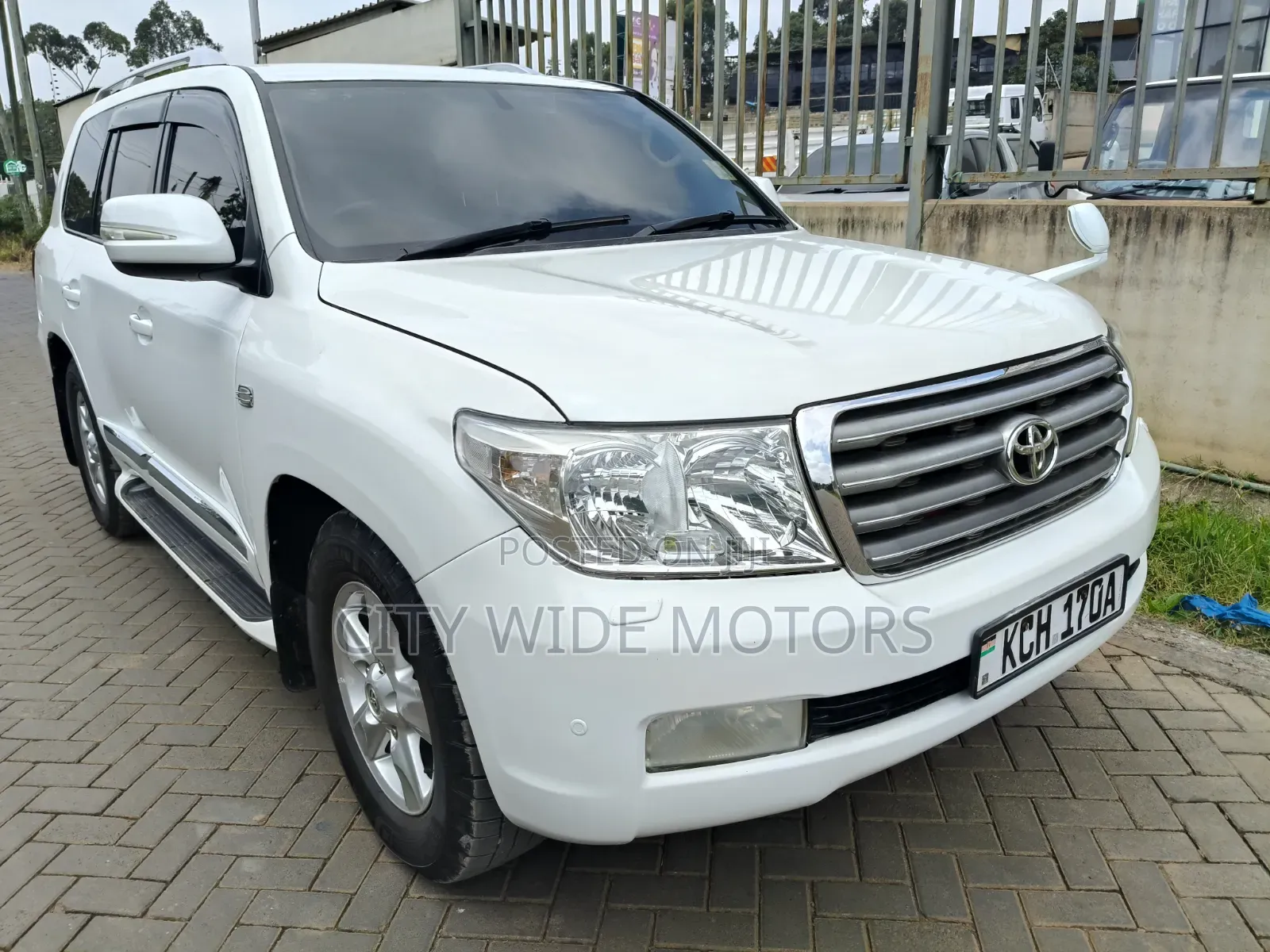 Toyota Land Cruiser 4.6 V8 ZX 2009 White