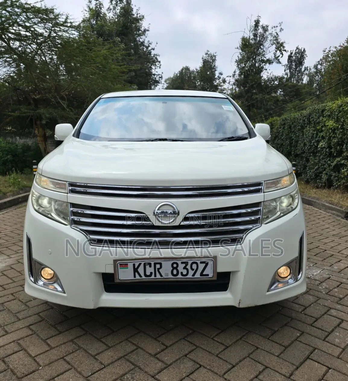 Nissan Elgrand 2011 White