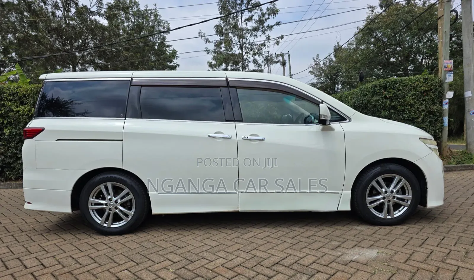 Nissan Elgrand 2011 White
