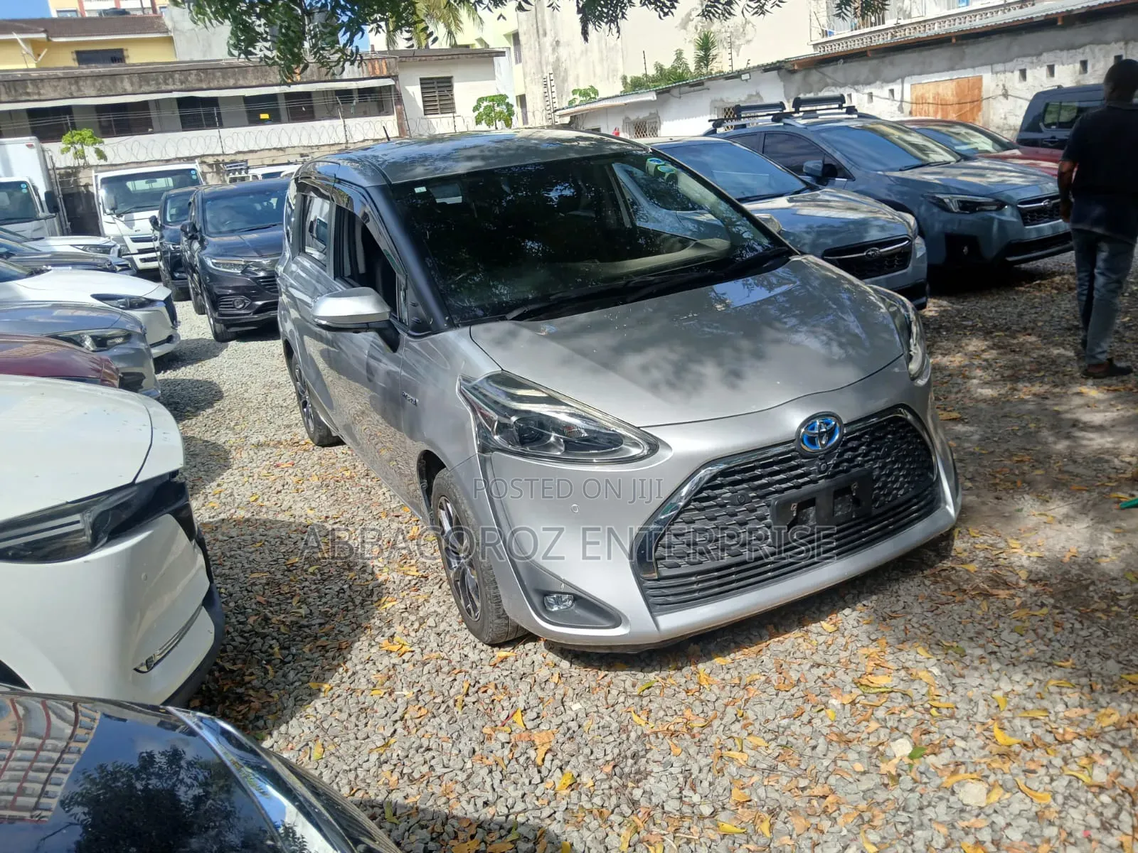 Toyota Sienta 2018 Gray
