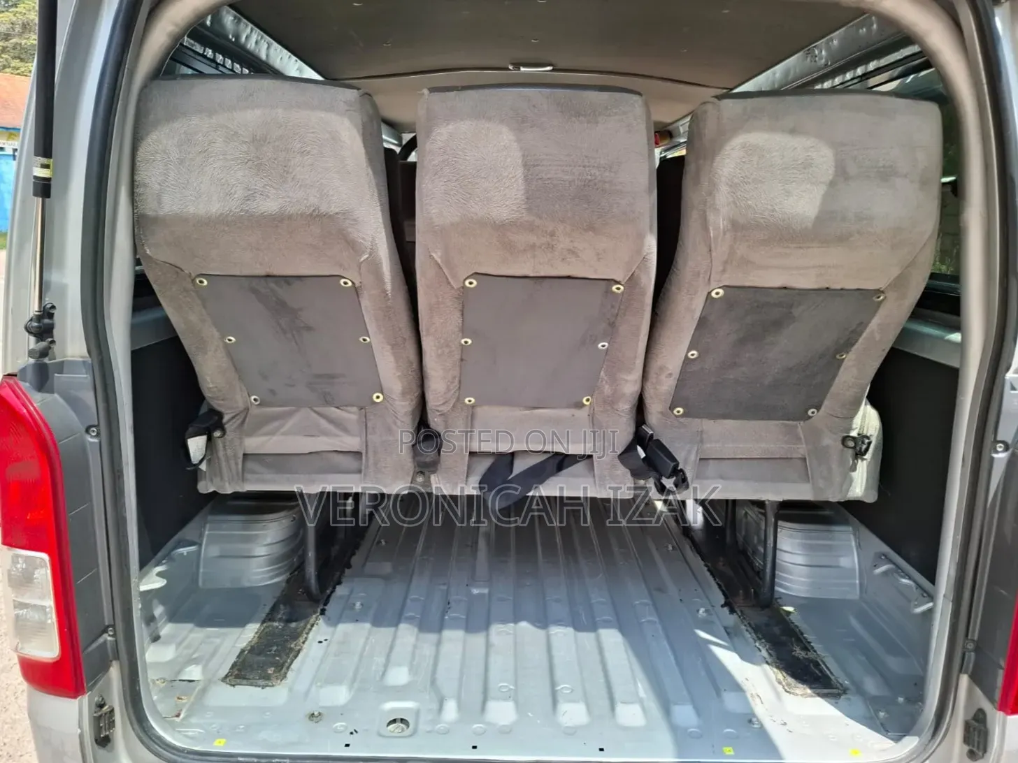 Toyota HiAce 2015 Silver