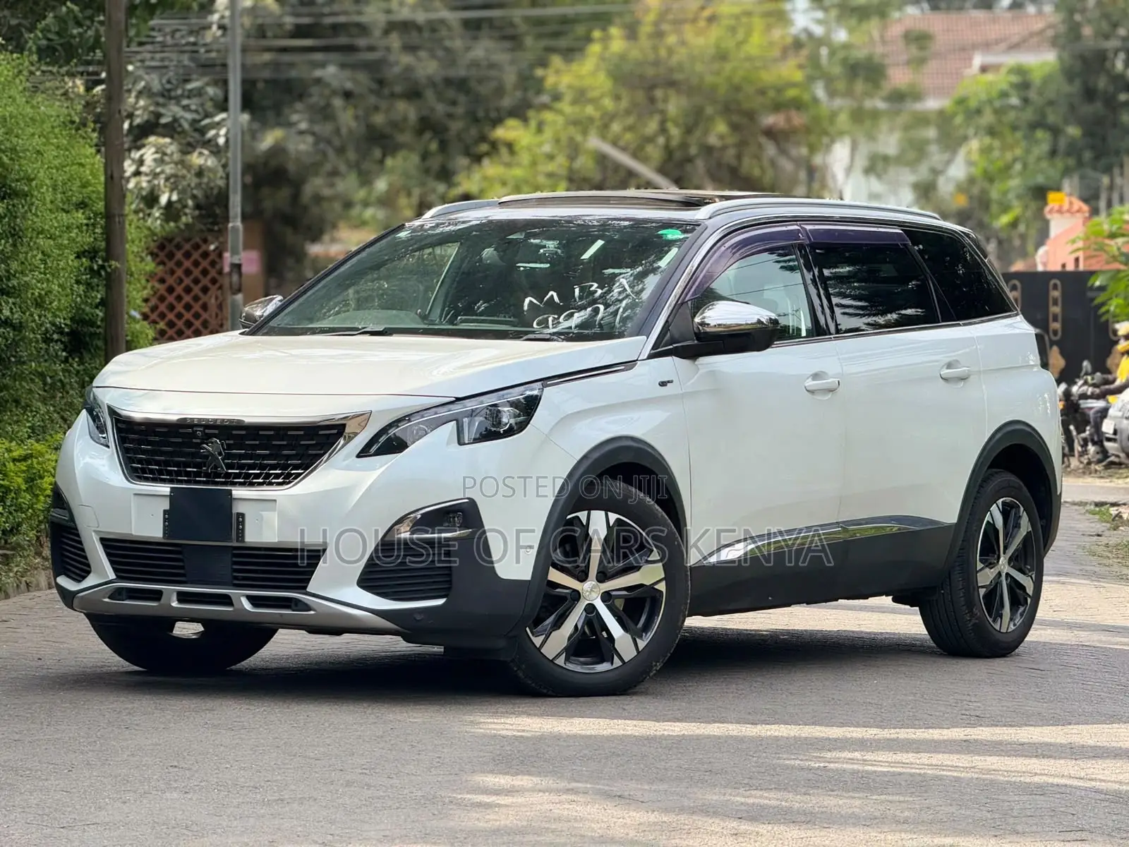 Peugeot 5008 2019 White