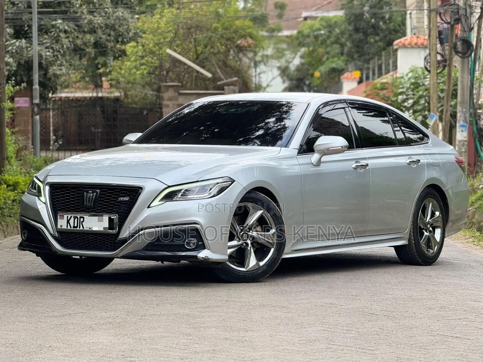 Toyota Crown 2018 Silver