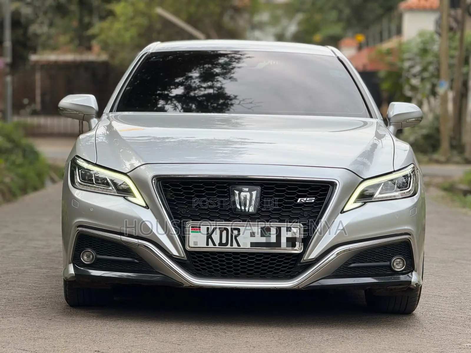 Toyota Crown 2018 Silver