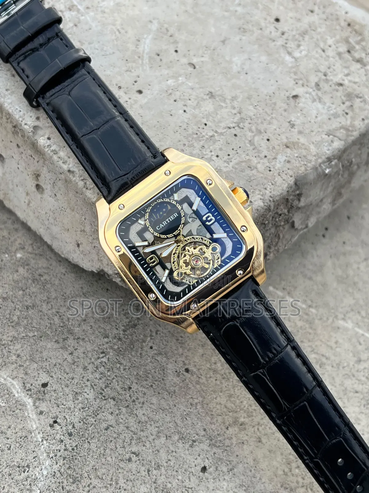 Cartier Mechanical Watch. Quality Leather Strap. Luminous Pointers.