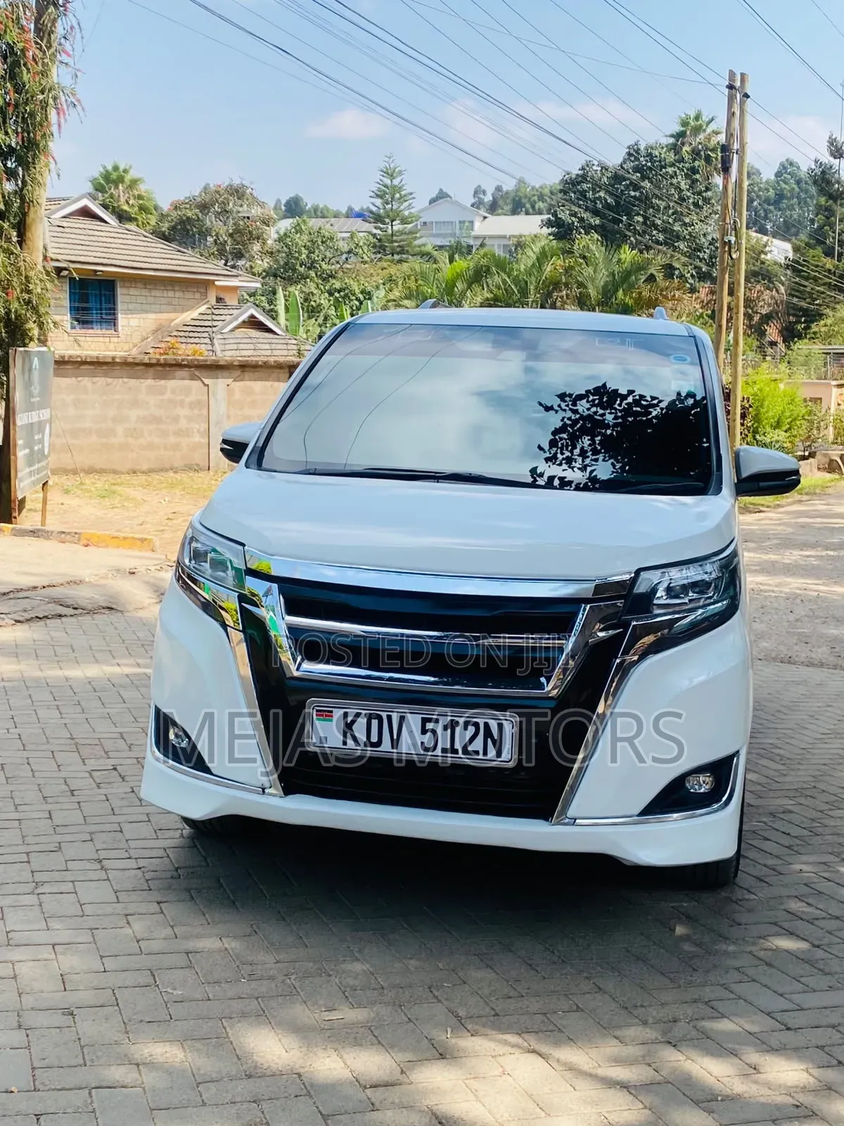 Toyota Esquire 2018 White