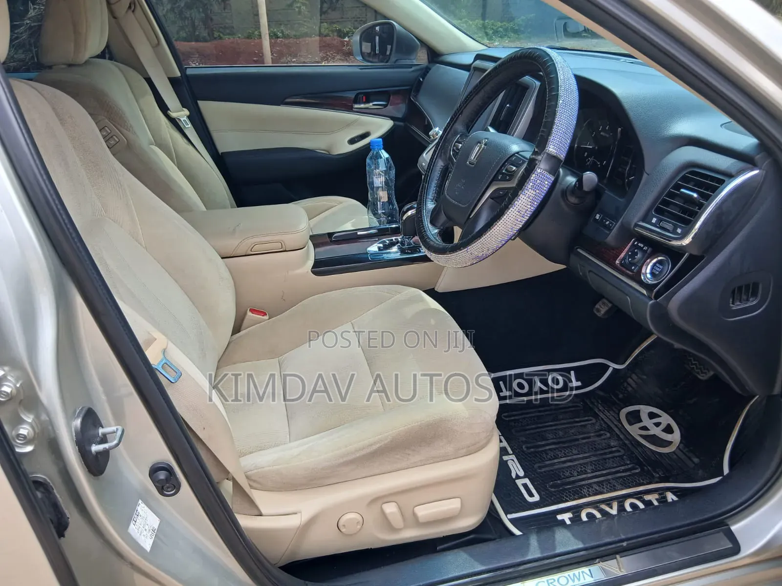 Toyota Crown 2016 Silver