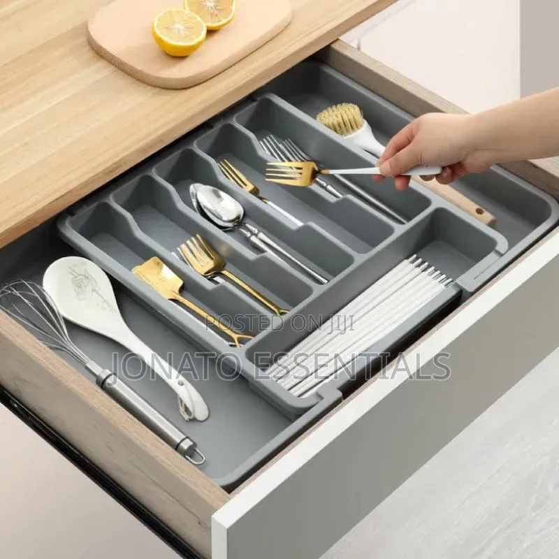 Adjustable Kitchen Drawer Organizer Cutlery Tray