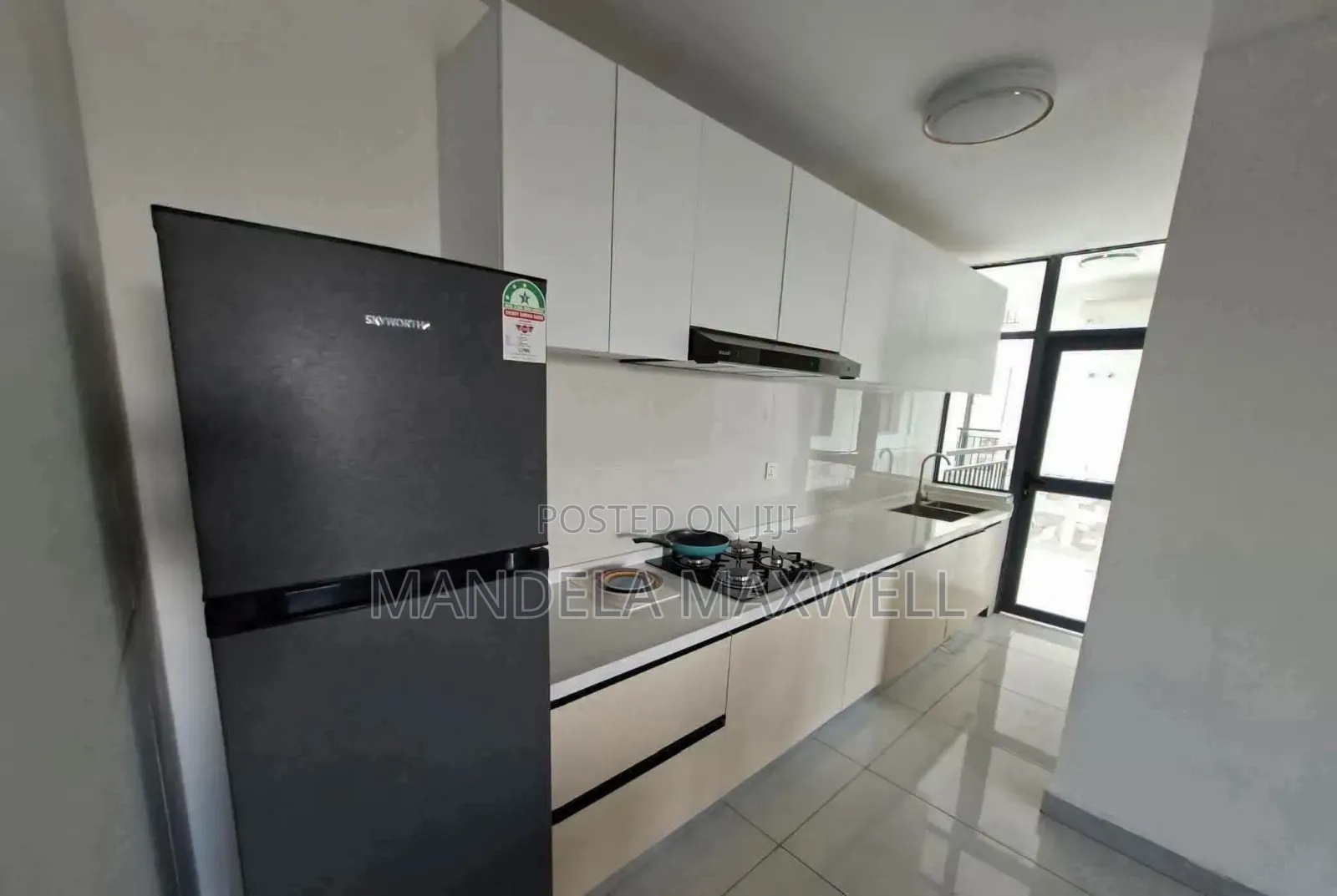 3bdrm Apartment in Gateway Mall Area for sale