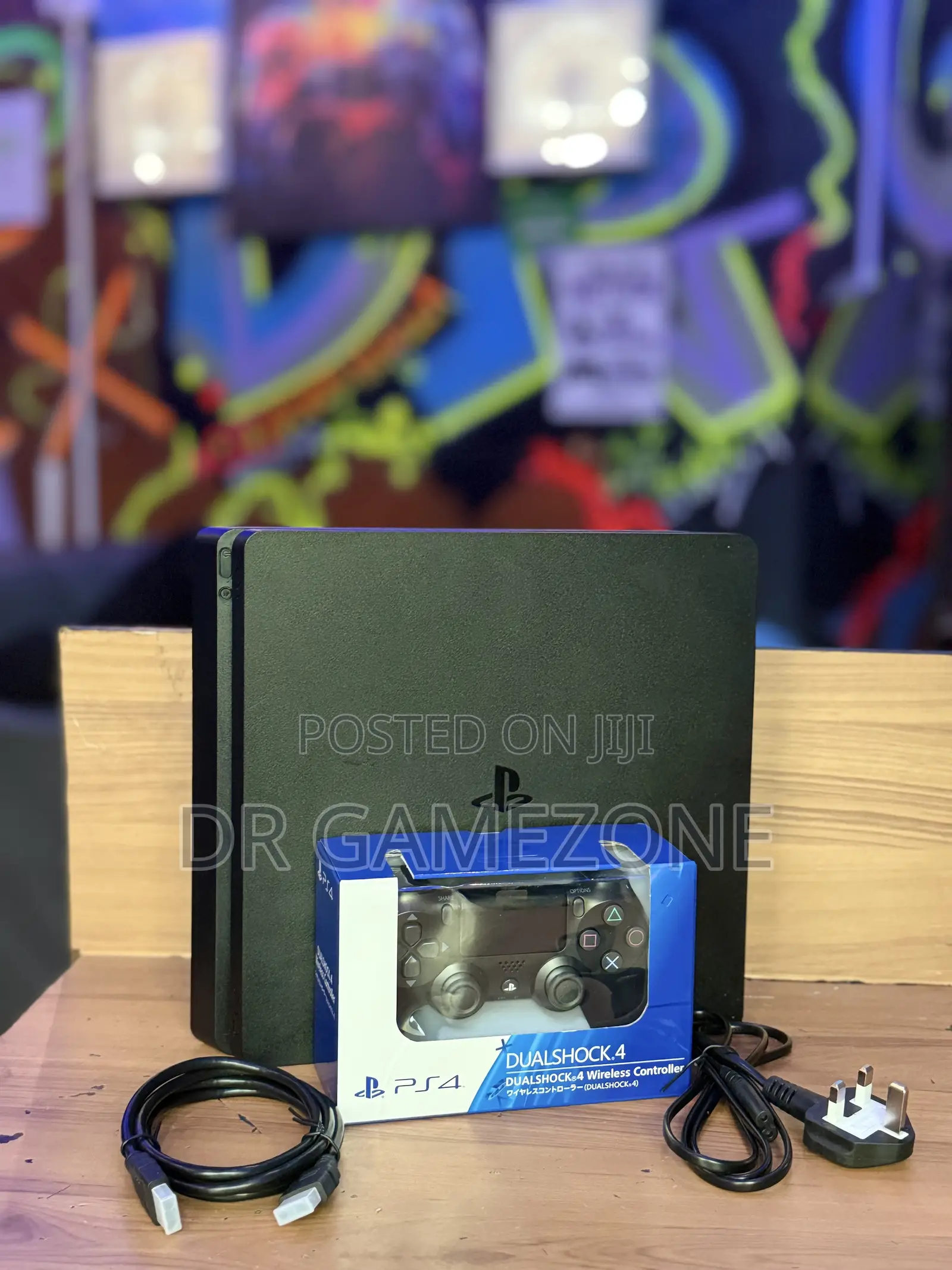 PlayStation 4 Slim 2TB CHIPPED 30 Games