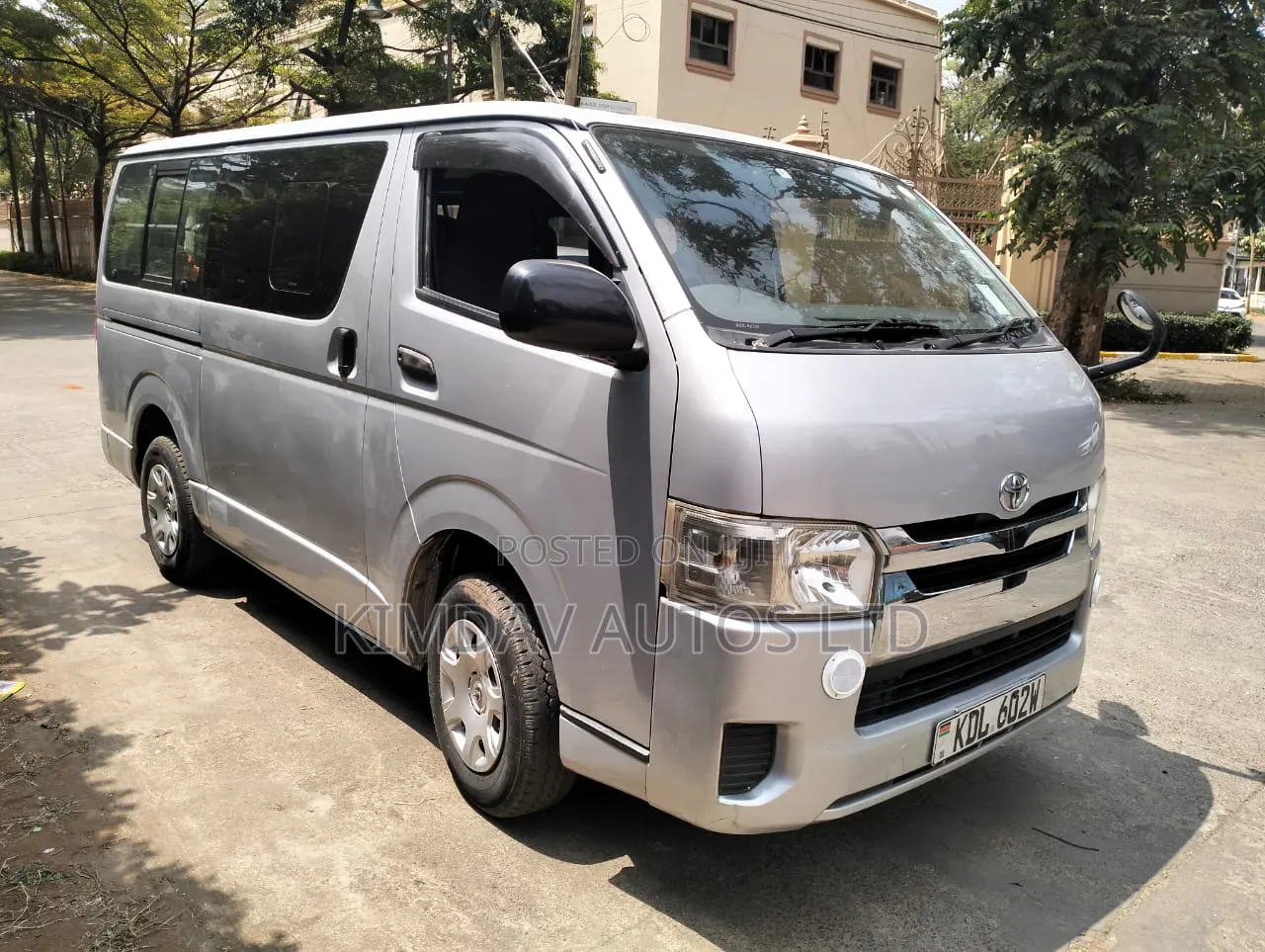 Toyota HiAce 2016 Silver