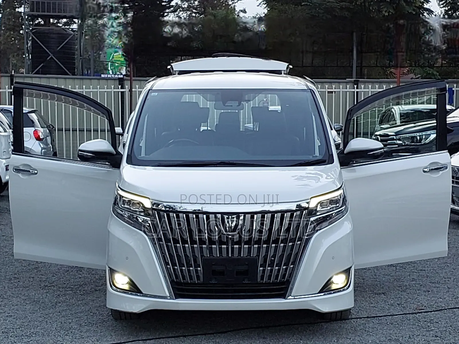 Toyota Esquire 2019 Pearl