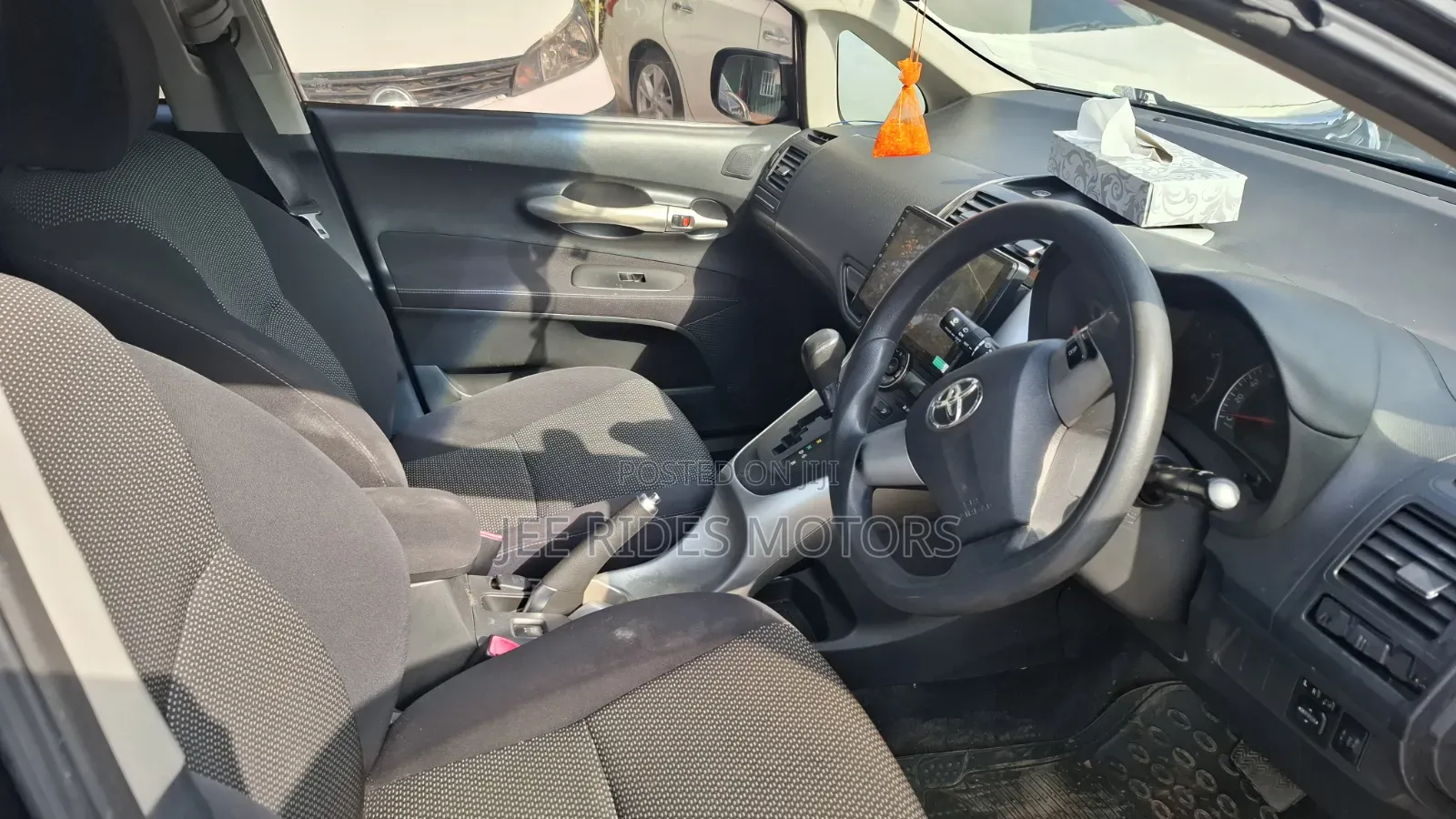 Toyota Auris 2011 Black