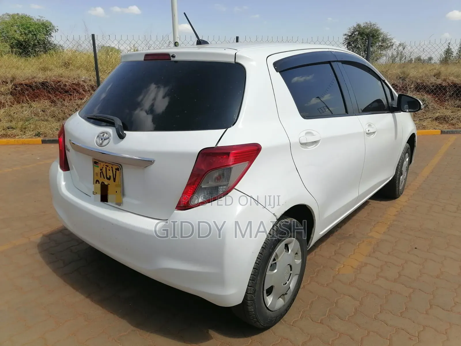 Toyota Vitz 2012 White