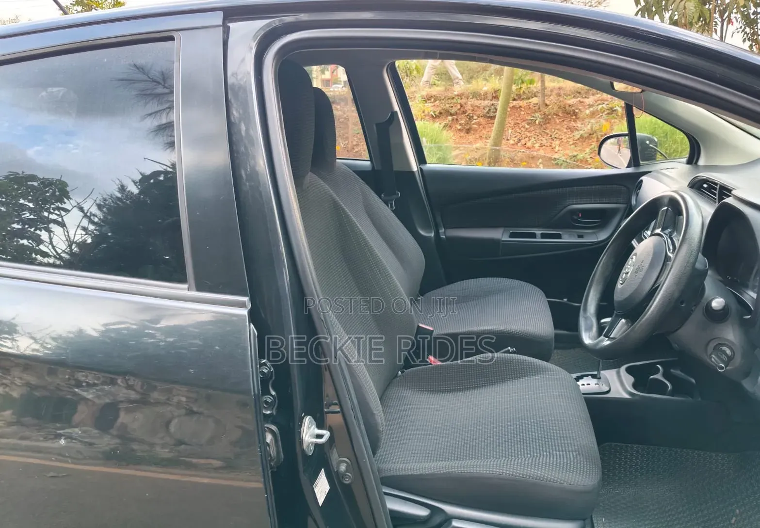 Toyota Vitz 2017 Black