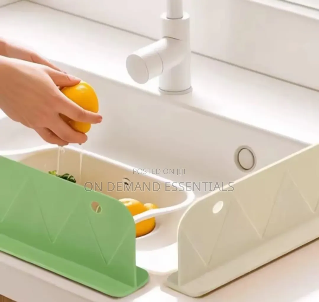 Kitchen Sink Splash Guard With Suction Cup