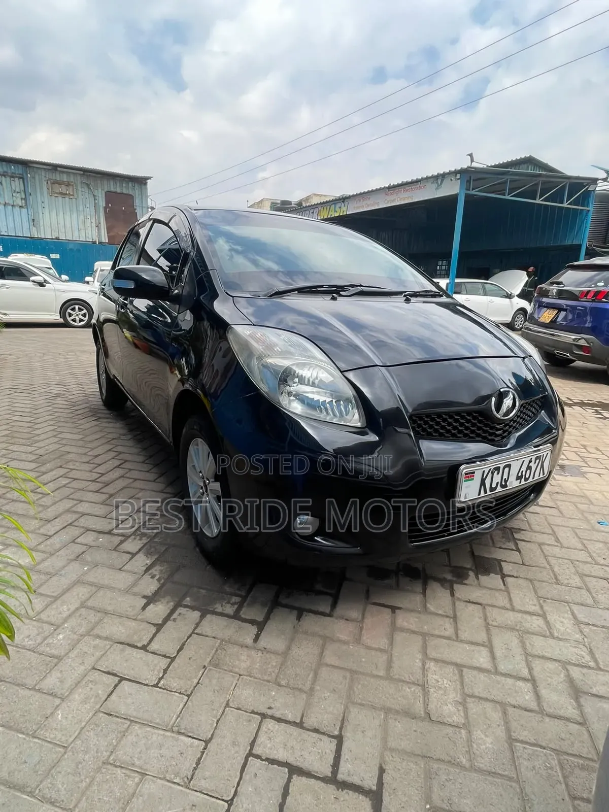 Toyota Vitz 1.3 FWD 5dr 2011 Black