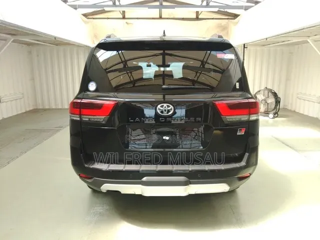 Toyota Land Cruiser 2023 Black