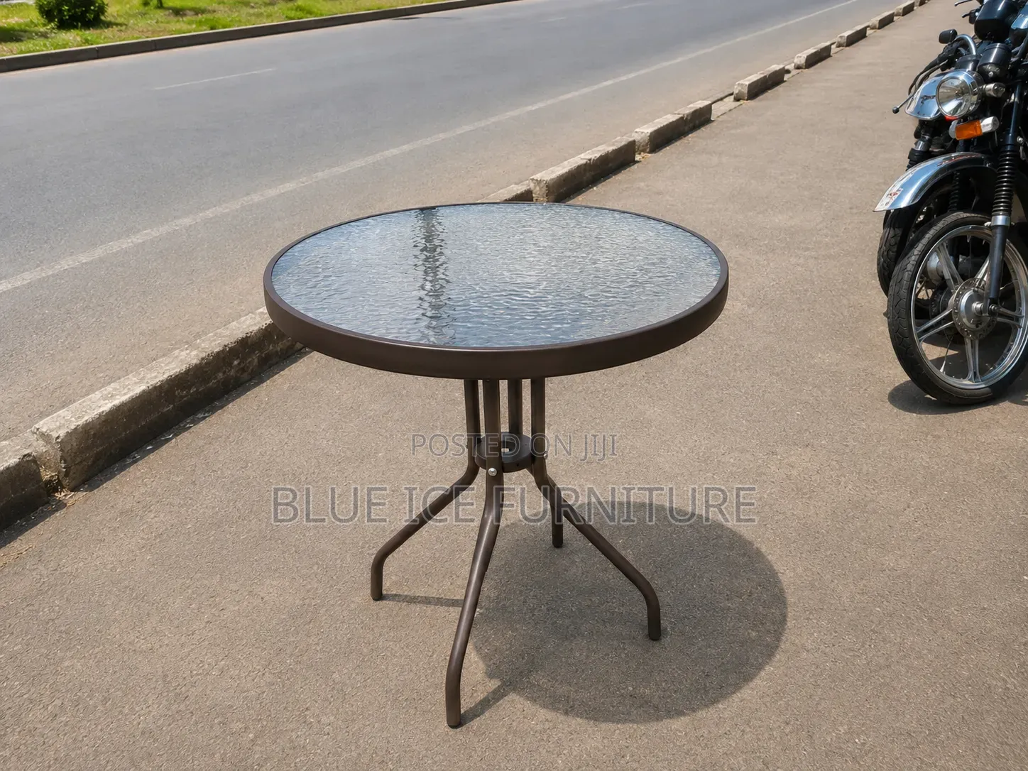 Round Outdoor Glass Table - Garden Cafe