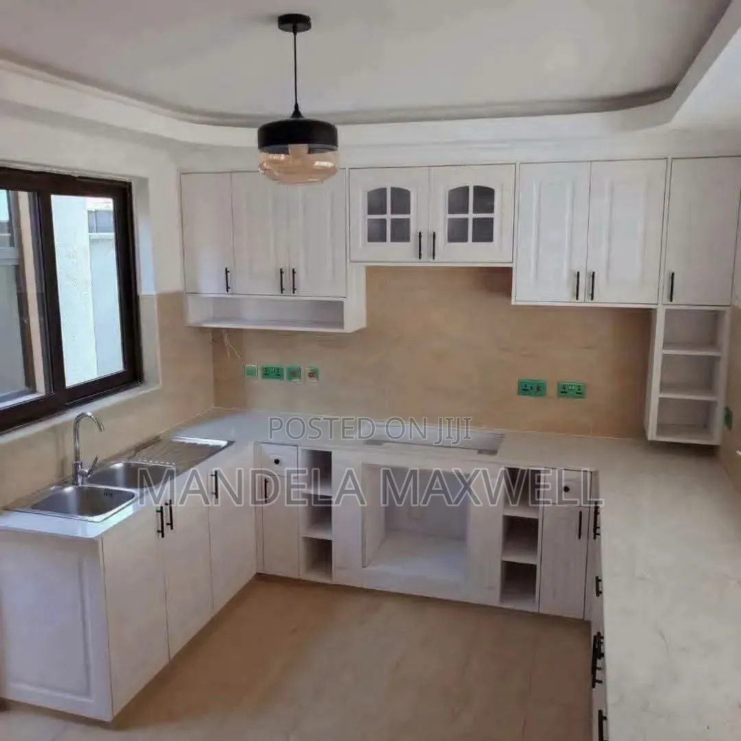 4bdrm Mansion in Kitengela for sale