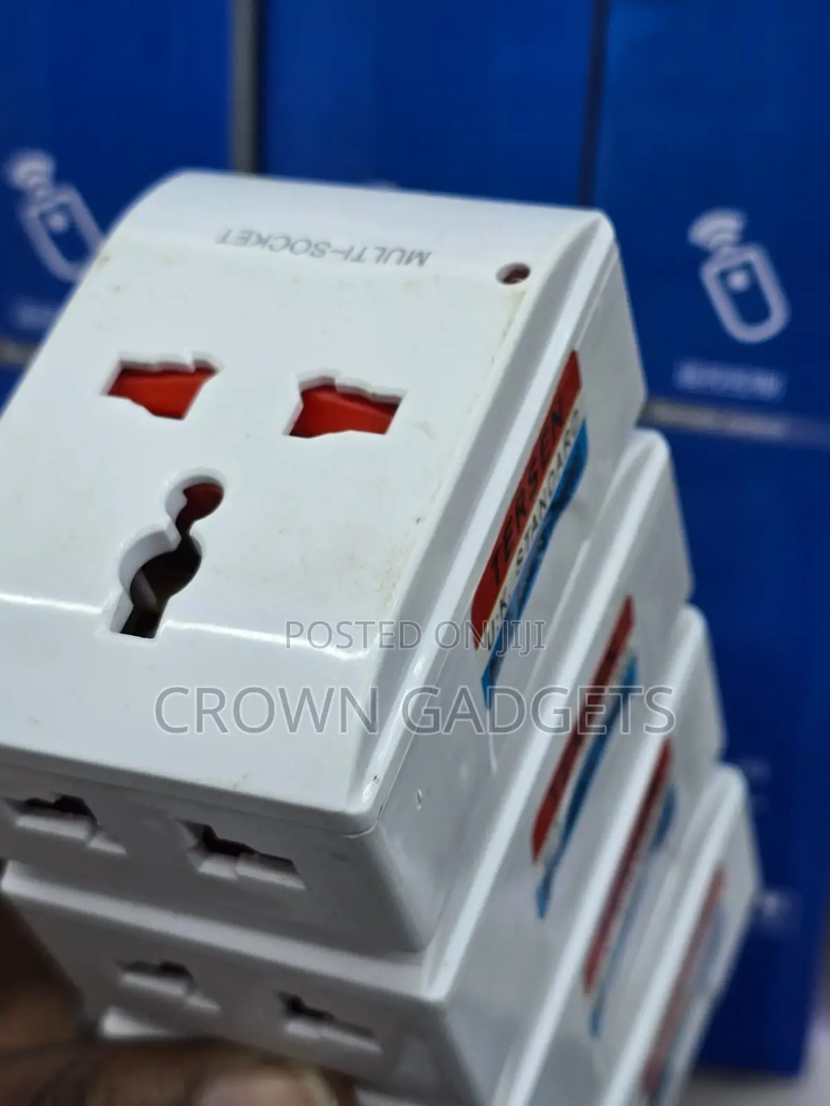 UK Type G Universal Power Adapter With Multi Plug Support