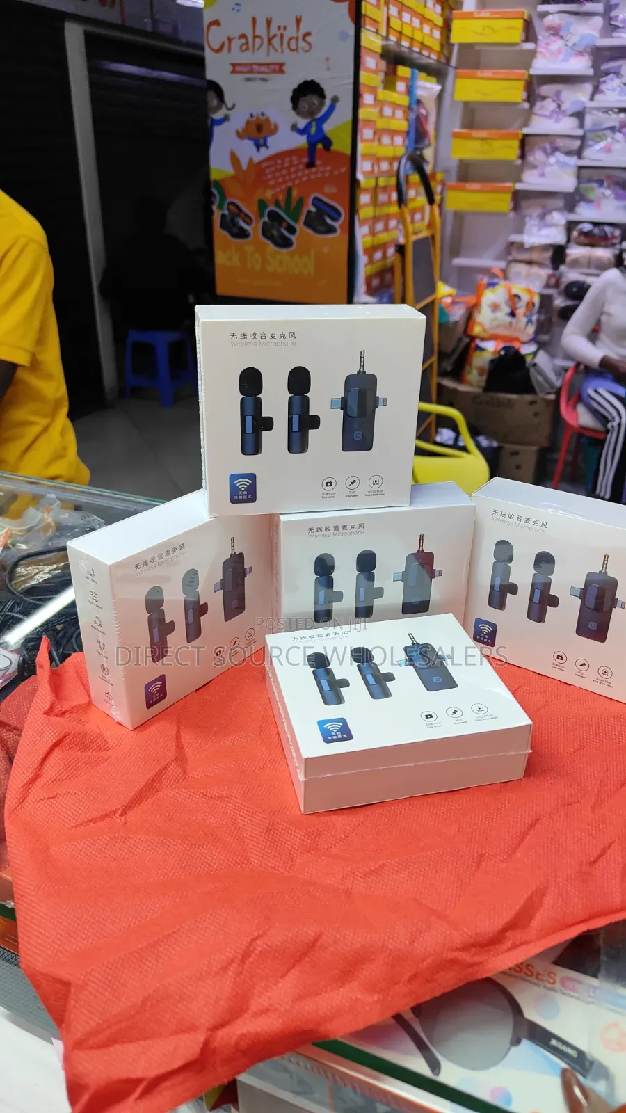 Dual Wireless Microphone With Long Battery Life