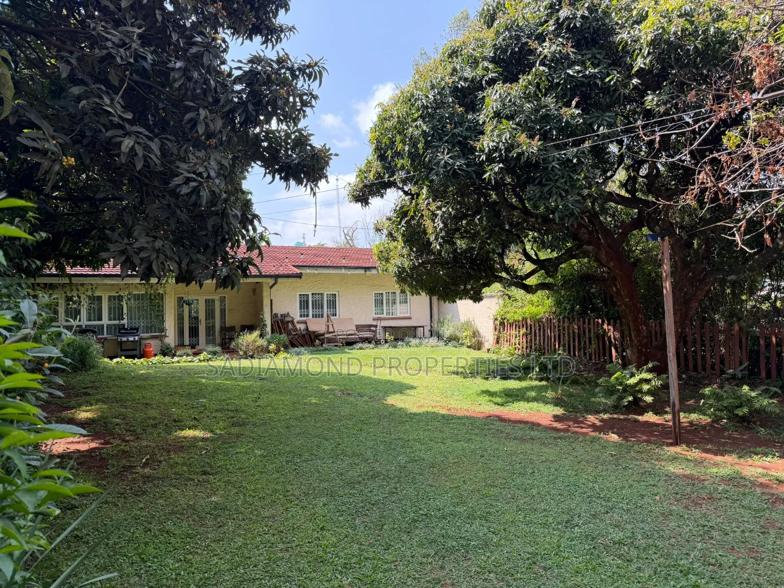 4bdrm House in Raphta Road Area for rent