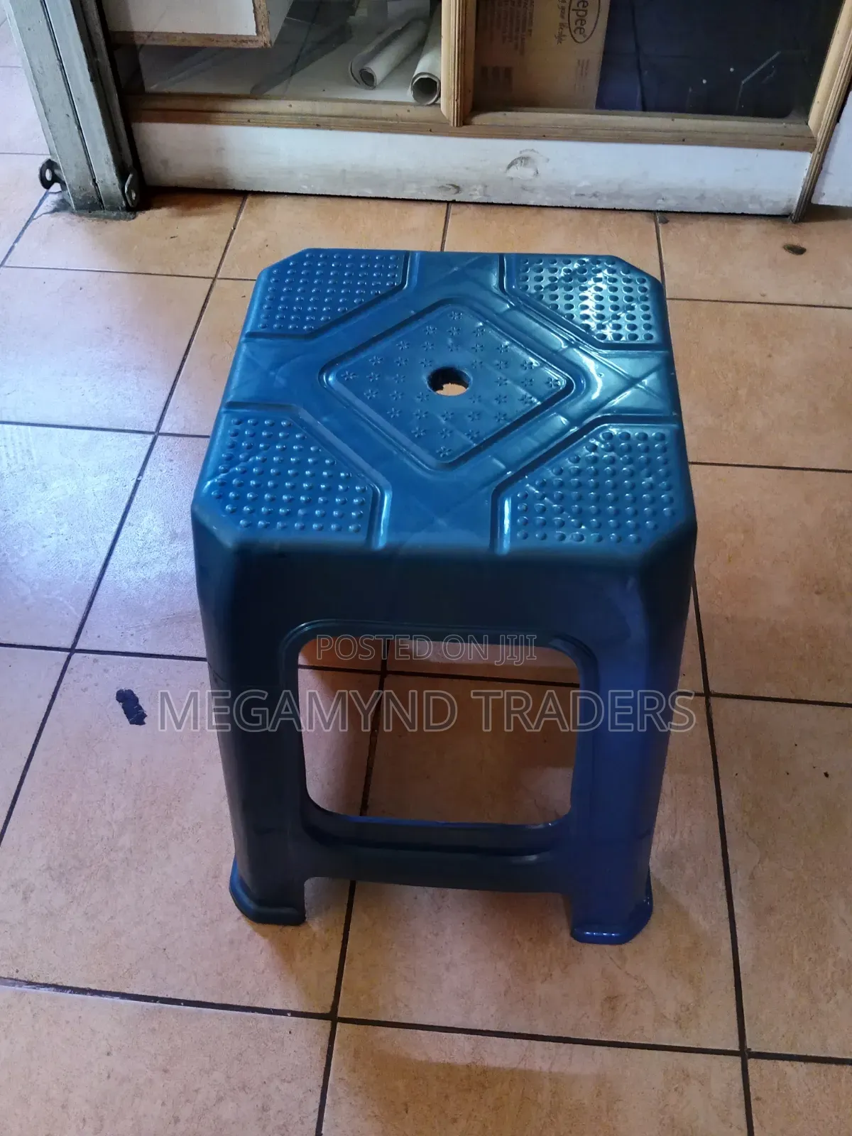 Plastic Stool / Portable Plastic Seat