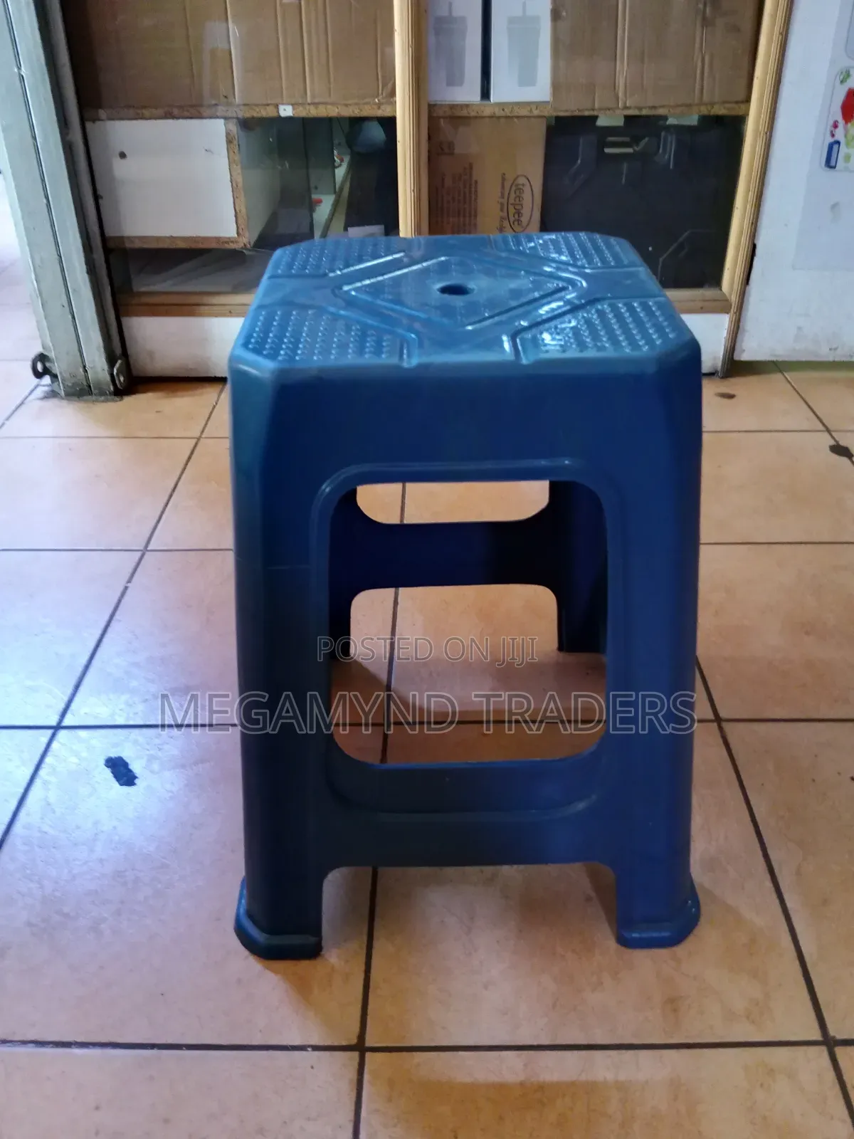 Plastic Stool / Portable Plastic Seat