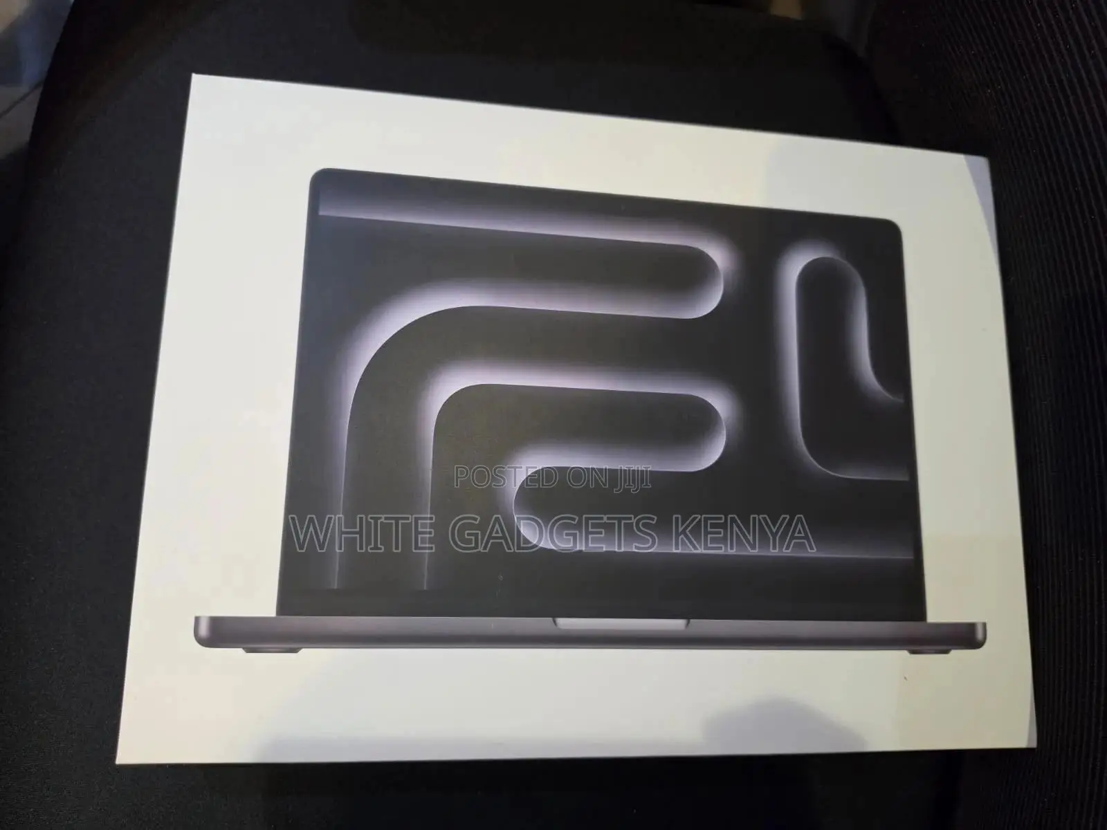 New Laptop Apple MacBook Pro 2025 M5 16GB Apple M5 Pro SSD 512GB